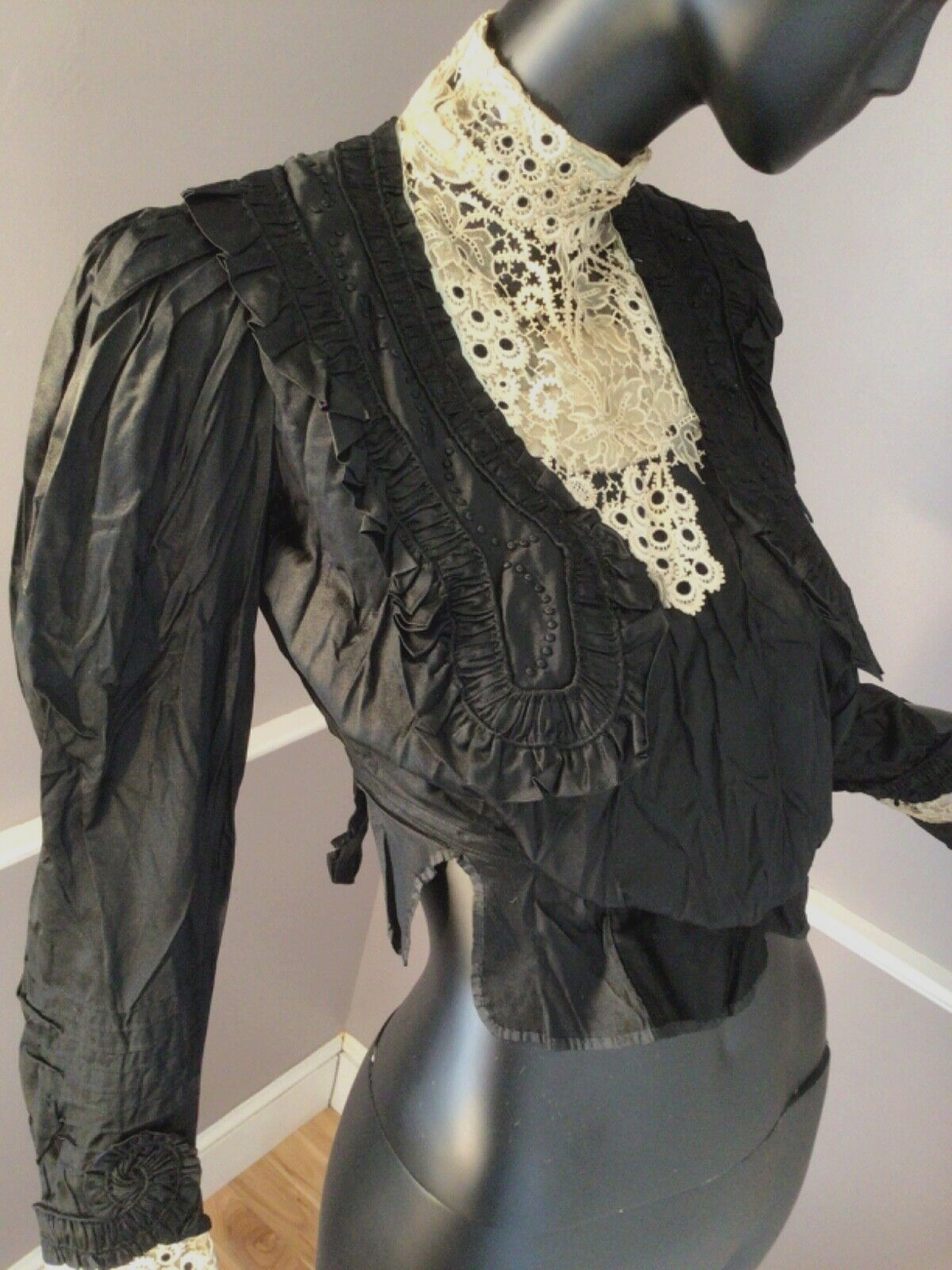 Authentic Vintage Black Silk and Lace Gibson Girl Era Bodice (E-9)