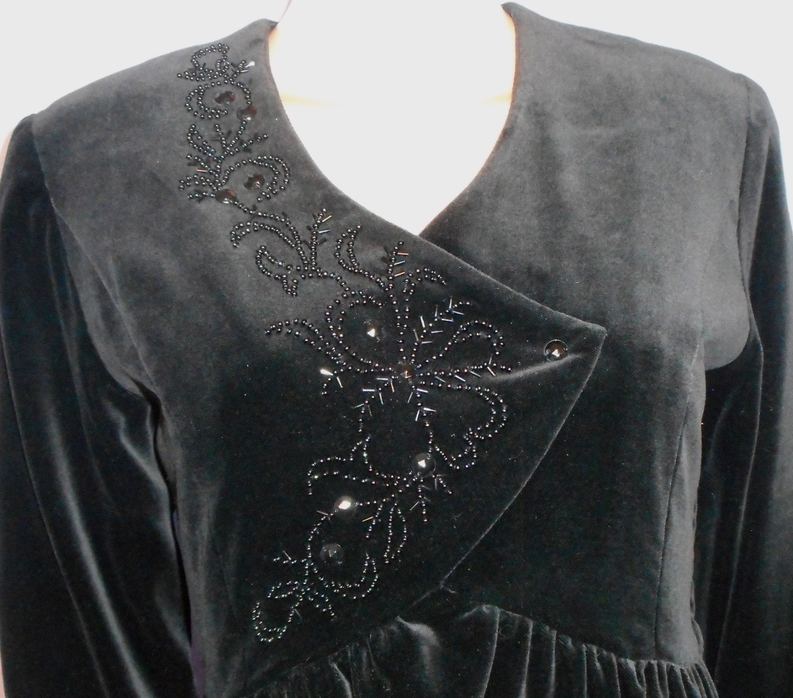 Lovely Vtg ‘80s Laura Ashley Black Velvet Witchcore Dress w Fancy Beadwork, 6