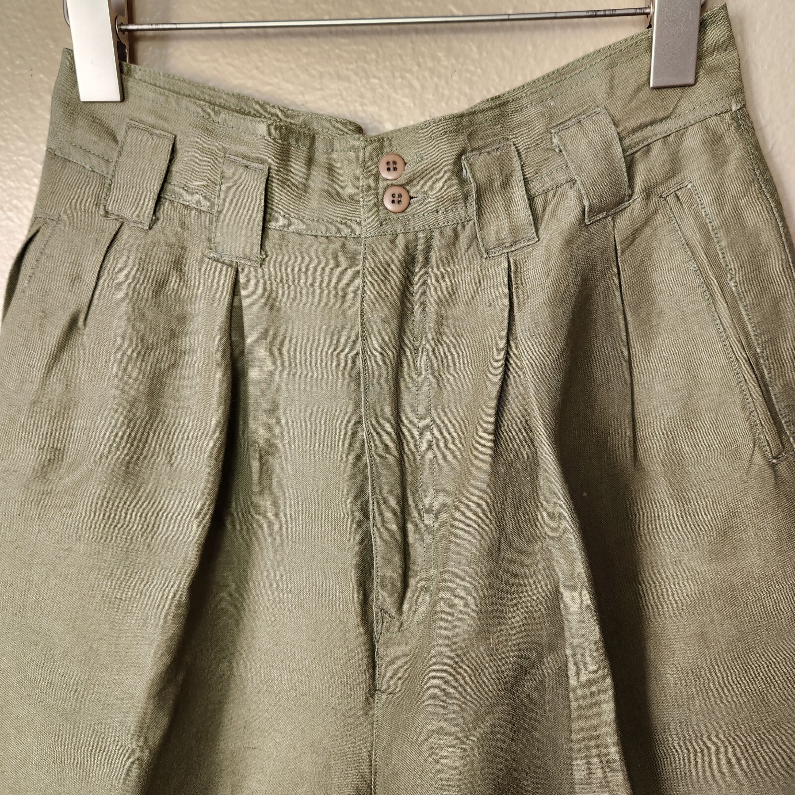 Vintage Best Clothing Womens Olive High Rise Pleated Ramie Blend Shorts-Size 7/8