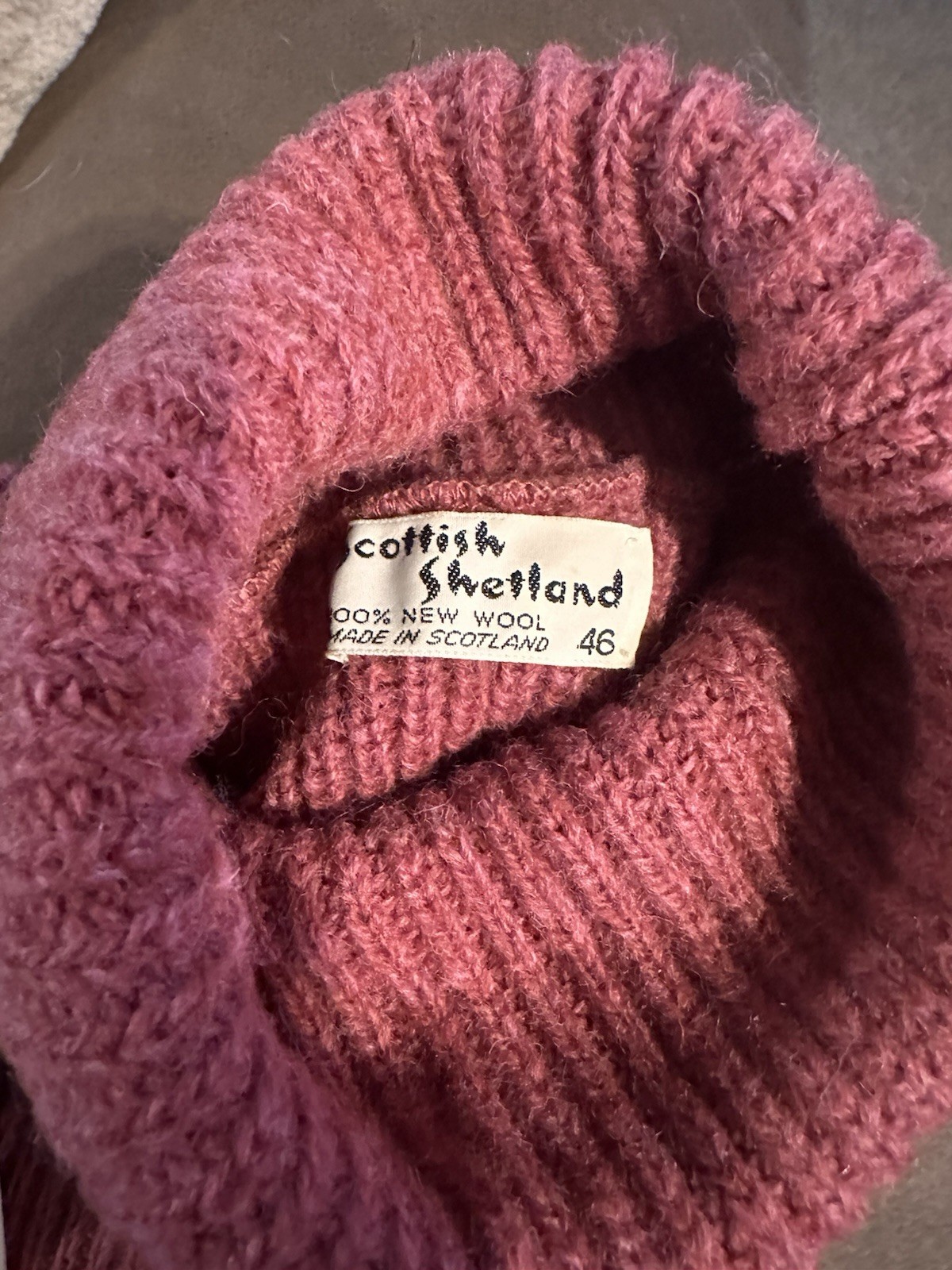 Vintage Pringle of Scotland Women’s Pink Wool Ribbed Turtleneck Pullover 46