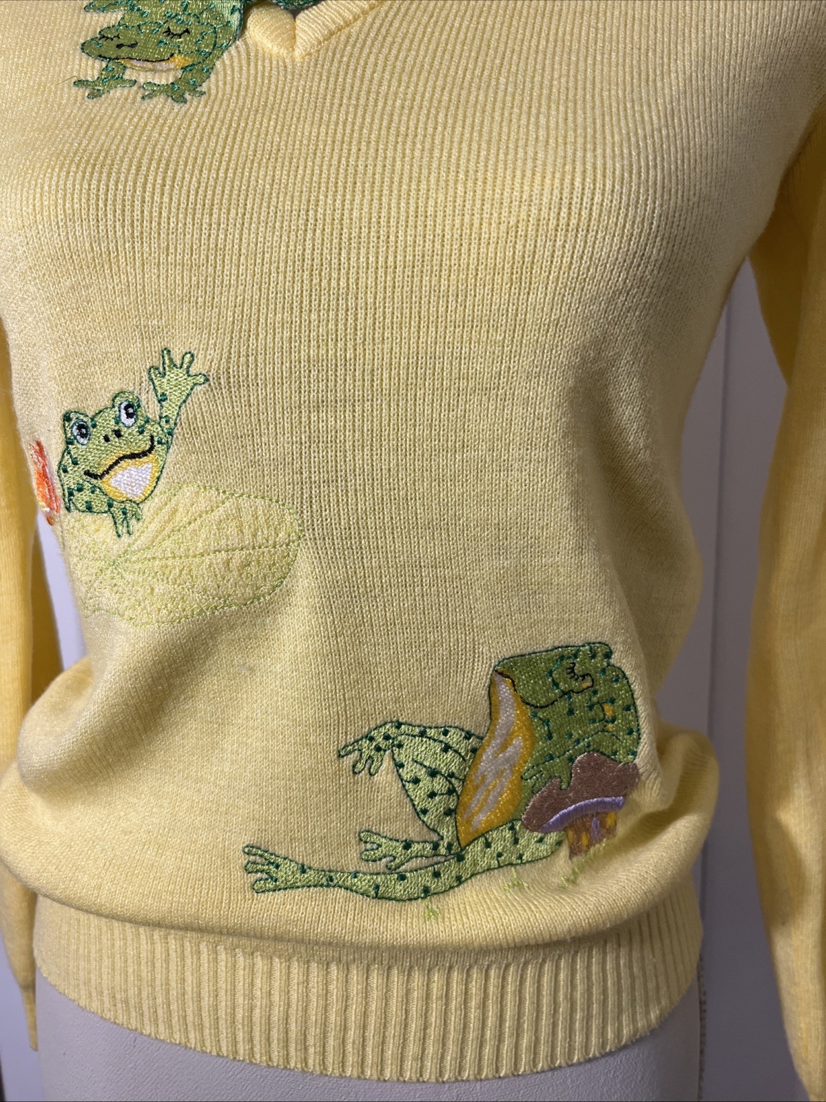 Cyn Les By Shirlee Vtg 1970’s Yellow Pullover Sweater With Pond Frogs Applique S