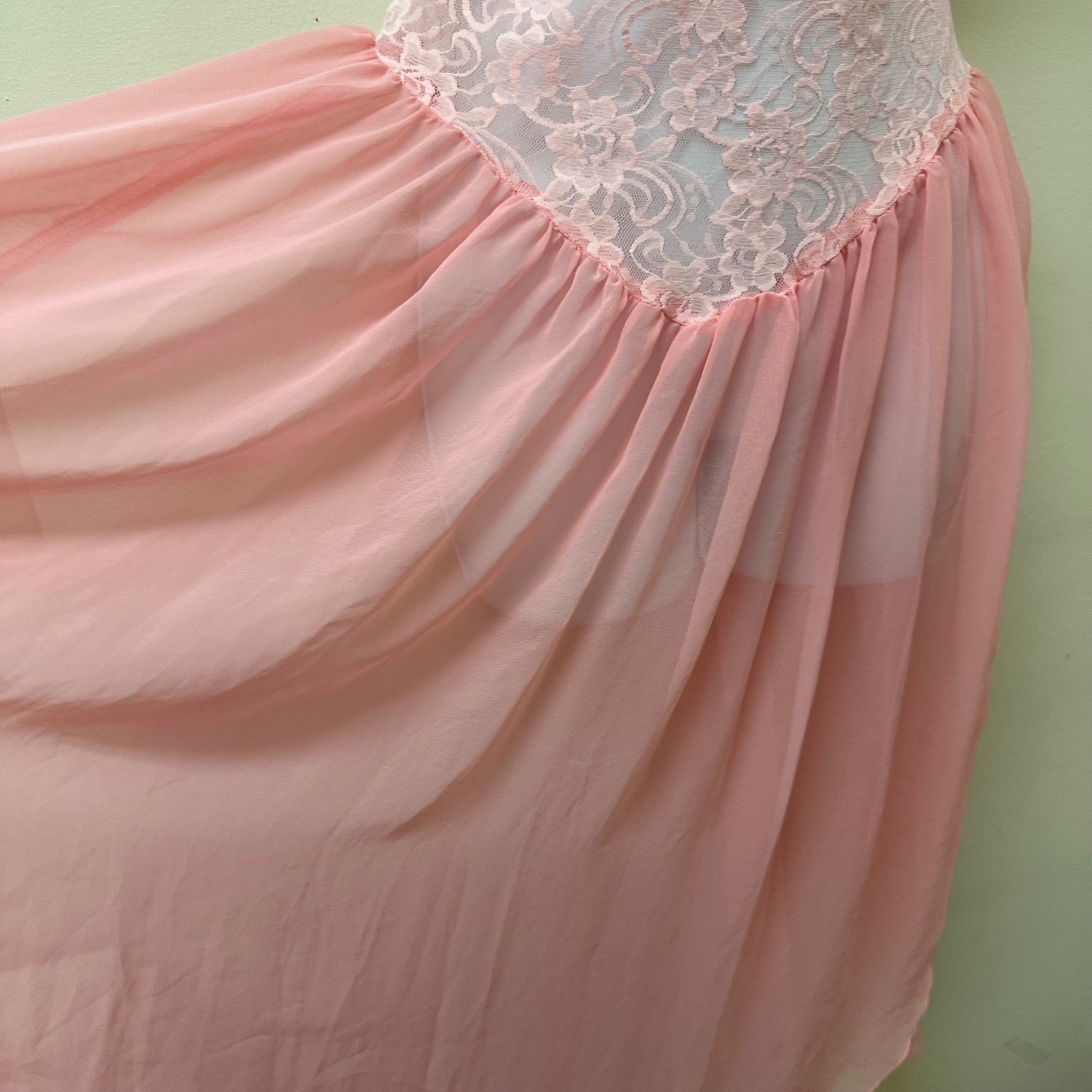 Vintage Fantasies by Morgan Taylor Pink Lace Nightgown Sheer Sleepwear Large USA