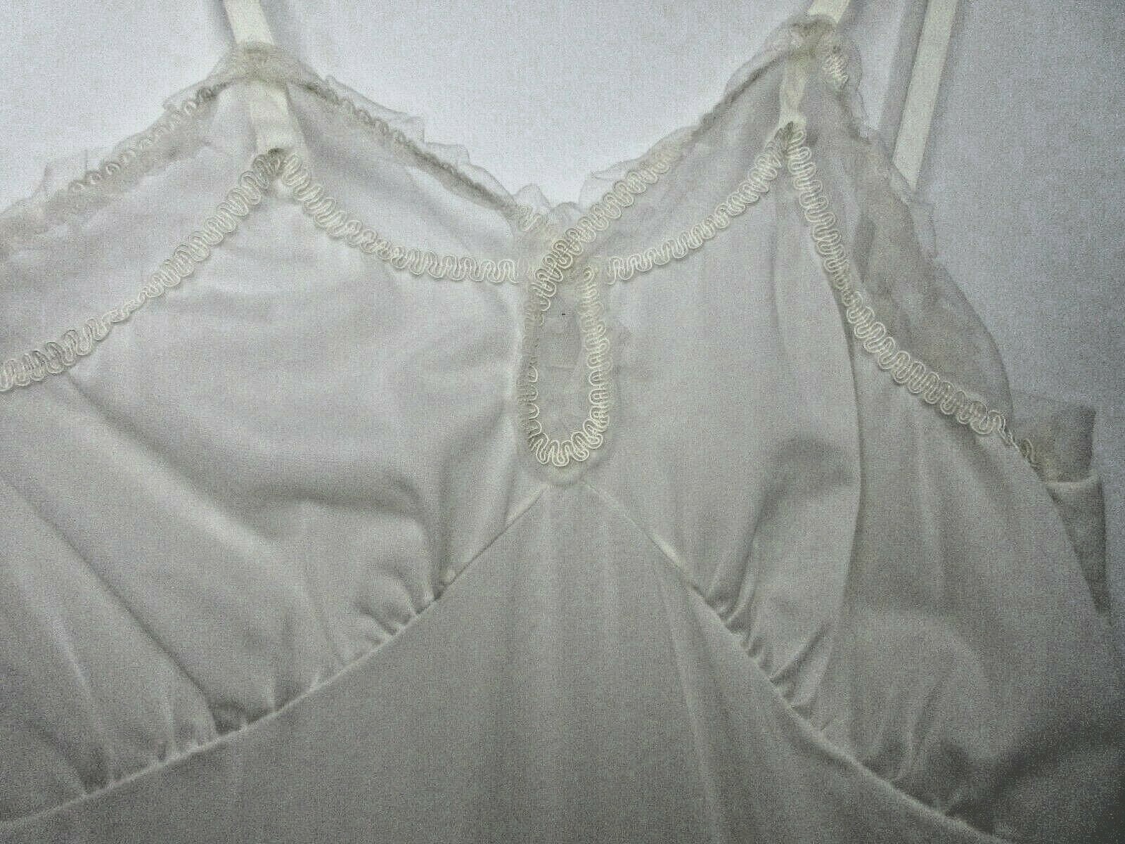 DEENA VINAGE SLIP SMALL LOVELY DUPONT NYLON TRICOT SEXY SLIP WITH RUFFLES