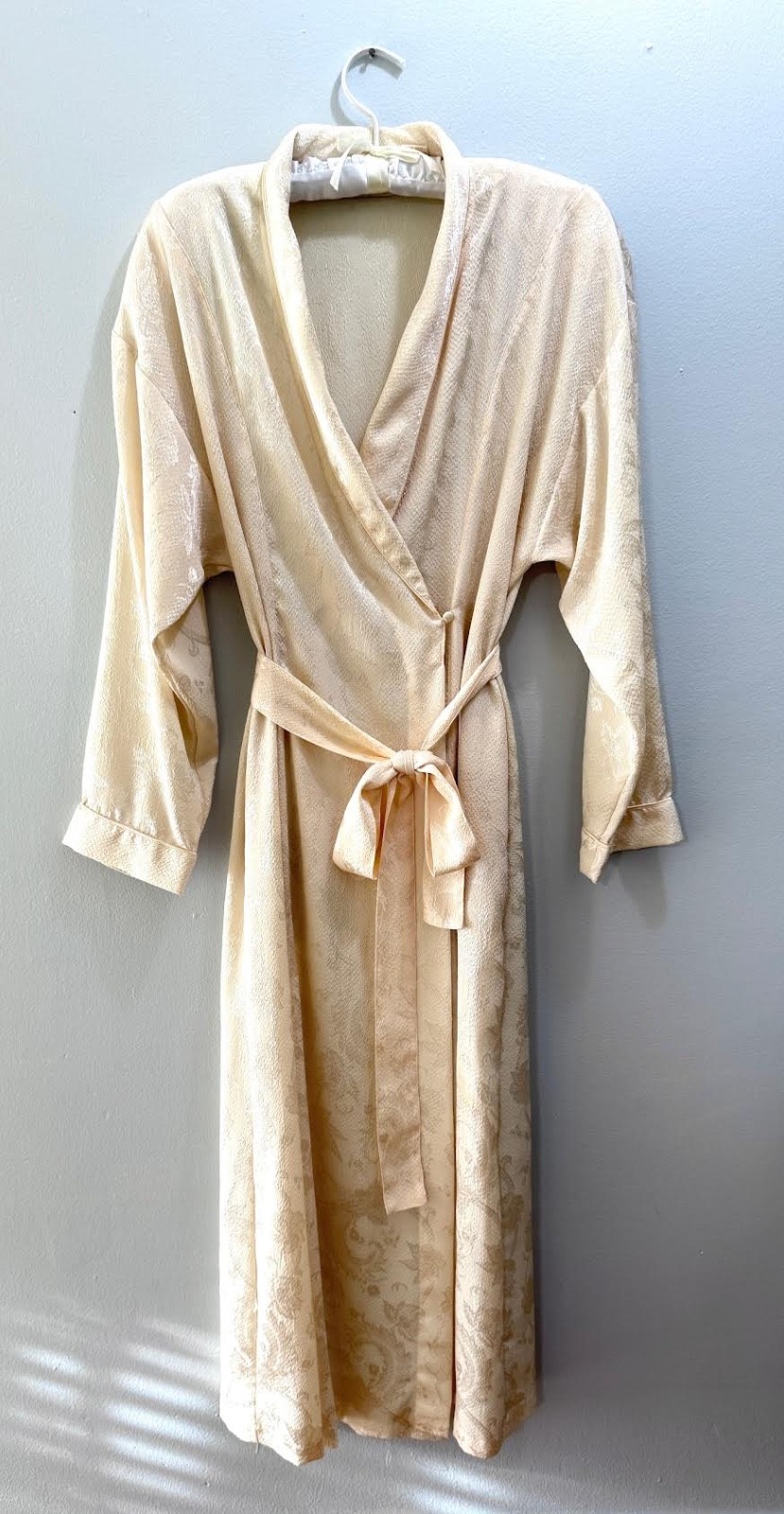 Vintage Victoria’s Secret Robe M/L Cloque Fabric Champagne ID Number Gold Tag