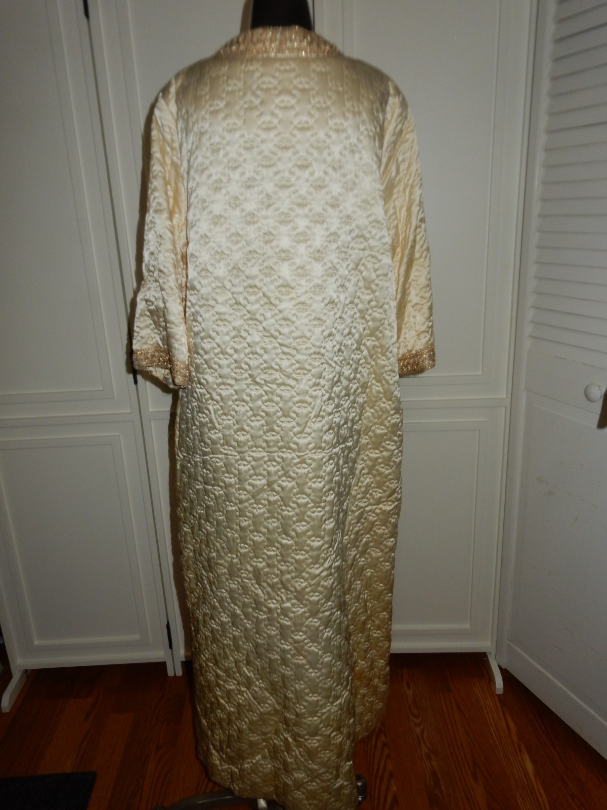 Vintage Lisanne Yellow & Gold Metallic Robe – 14