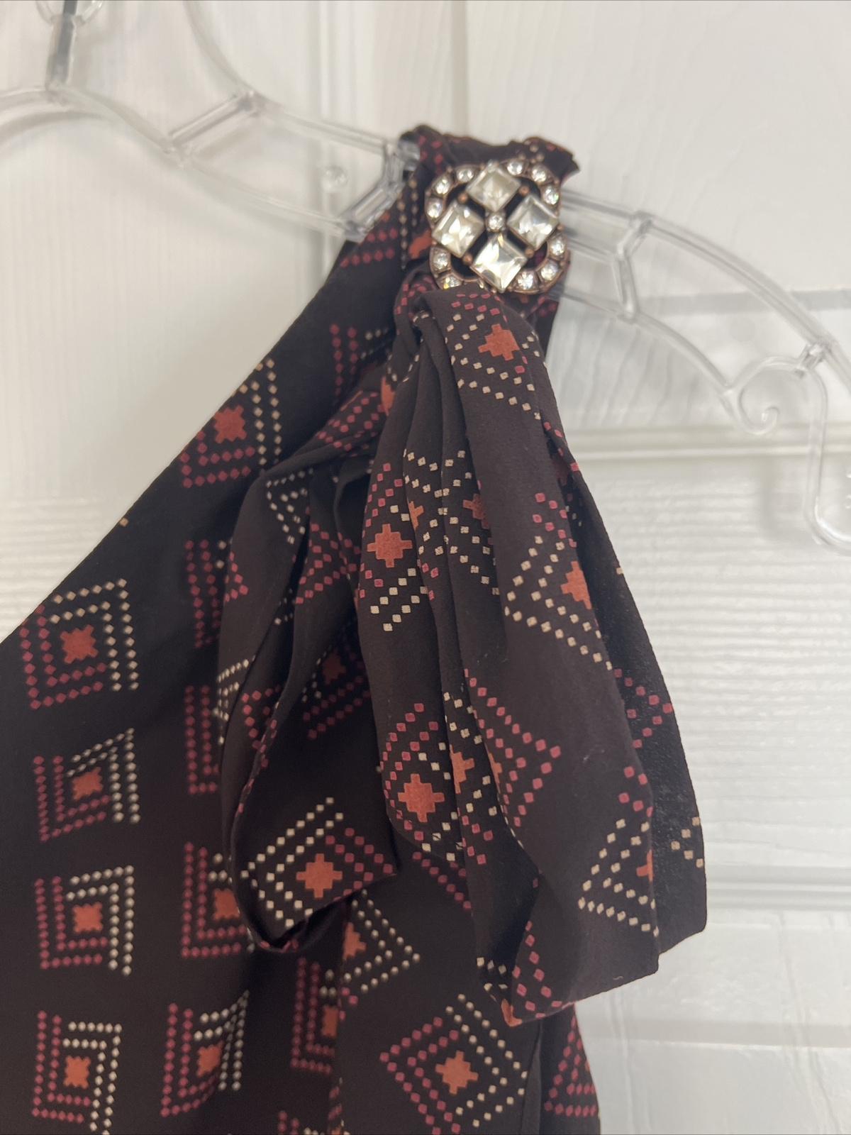 Vintage One-Shoulder Classic Elegance Diamond Embellished Brooch Sheath Dress 2