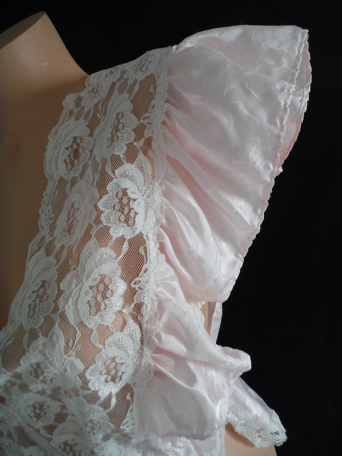 Gorgeous LILY of FRANCE Teddy Vintage New Pink w/lots of Lace Trim Sexy! Medium