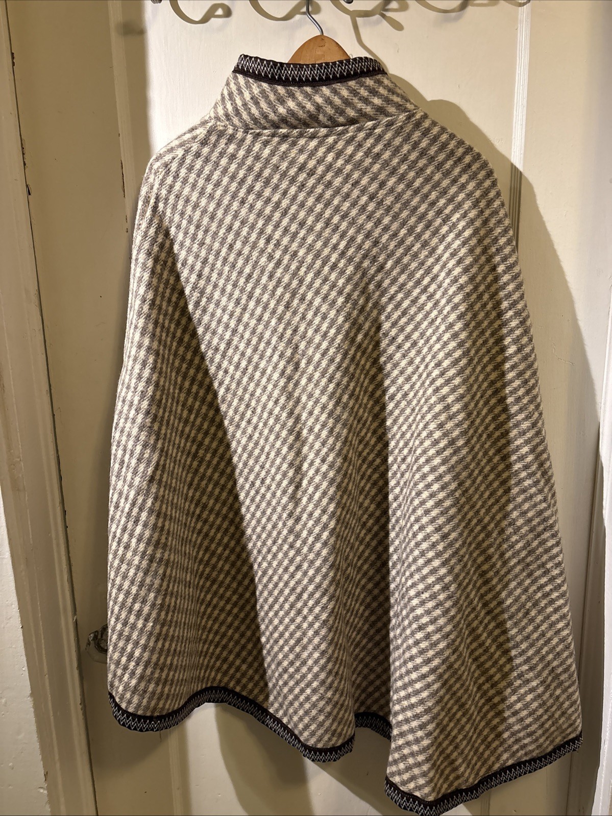 Vintage Handmade Gray Beige Herringbone Wool Poncho One Size