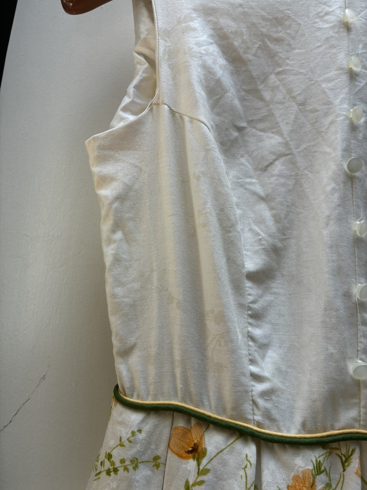 Vintage 1960s R.A.R. Fashion Summer Dress Yellow Floral W/Tulle Lining Size 4