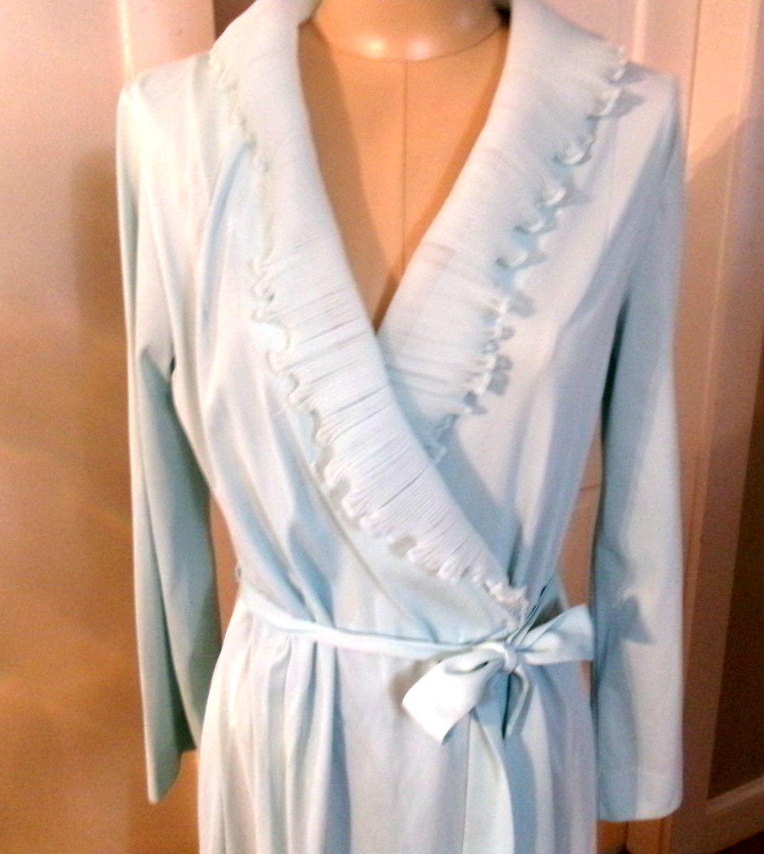 VINTAGE LOUNGEWEAR BY GOSSARD BLUE FULL LENGTH ROBE DRESSING GOWN S – M
