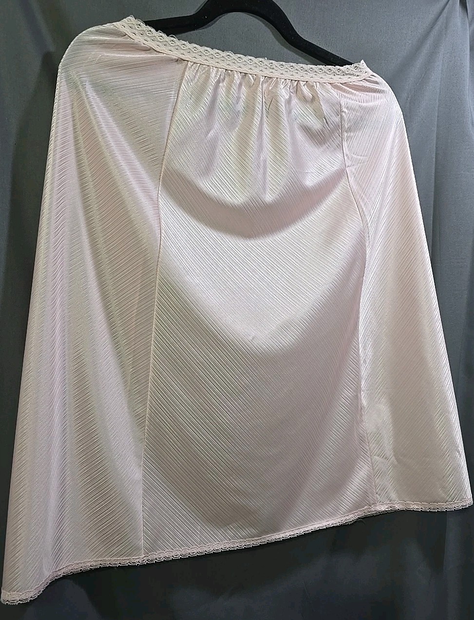 Lorraine Half Slip Bias Cut Vintage Nylon Lace Waistband Waist 28″-34″ L 25″