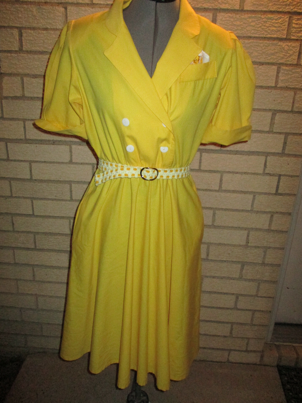 1980s yellow shirt dress dbl bres s/s w/pocket square daisy belt Impromptu 9/10