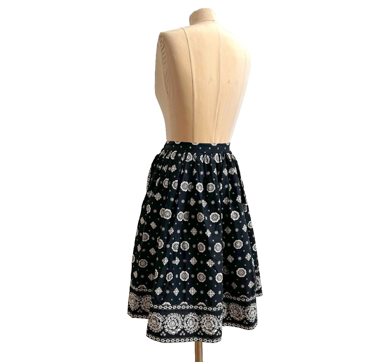 1950s French Print Cotton Summer Skirt 26″ Waist Souleiado Chic Maisel Era