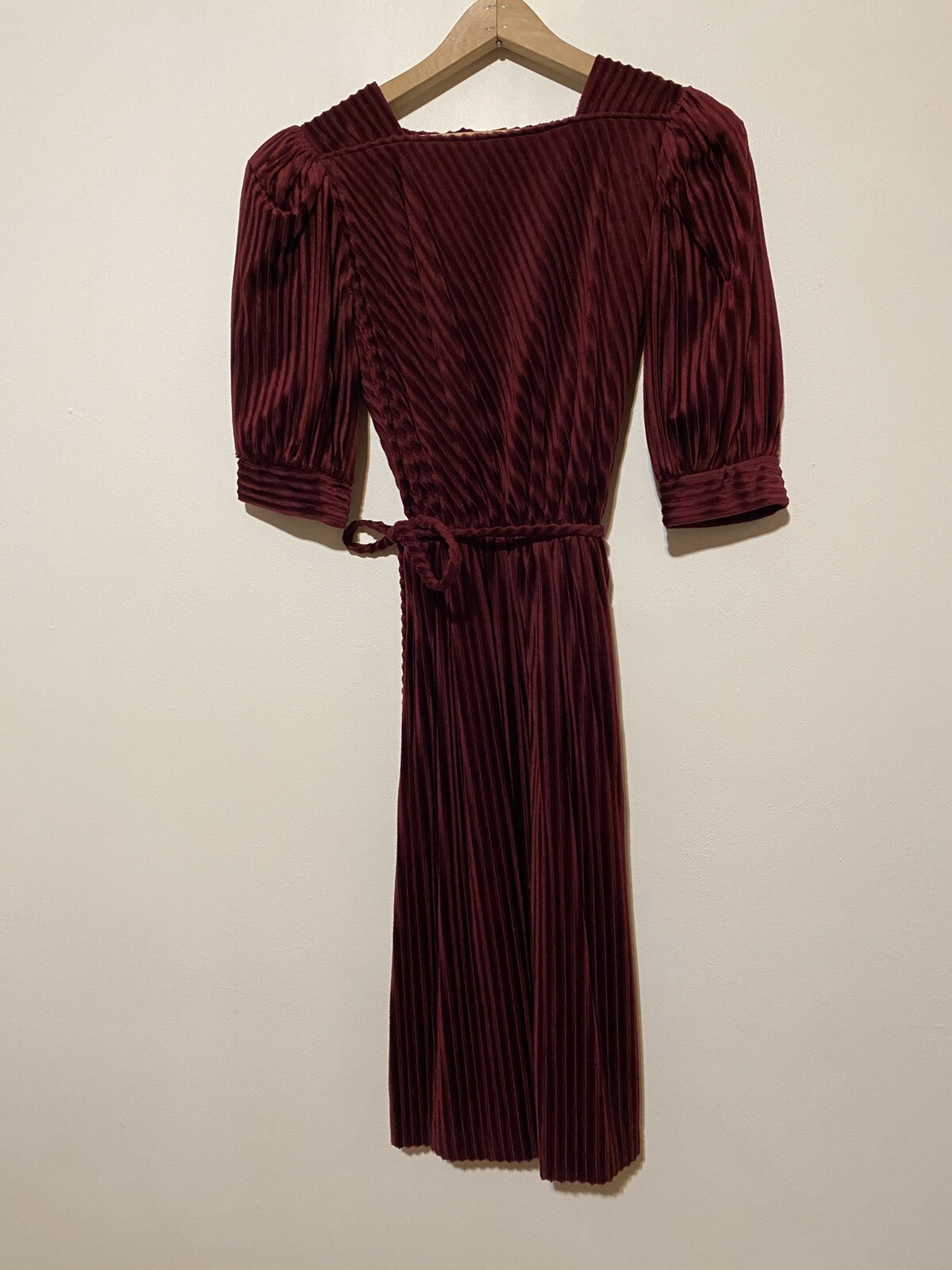 vintage party dress ribbed cinch waist 1/2 sleeve secretary dress 70’s 80’s NYE