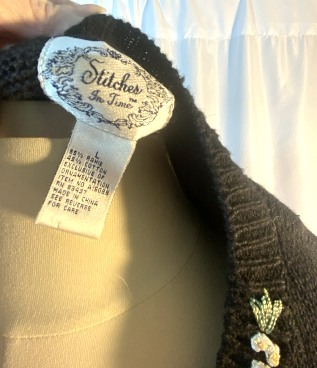 STITCHES IN TIME Christmas Stockings Cardigan Large Sweater Vintage L Black