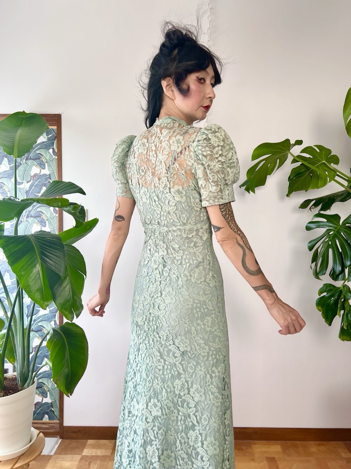 1930s Seafoam Green Floral Sheer Lace Puff Sleeves Gown Dress XS/S Old Hollywood