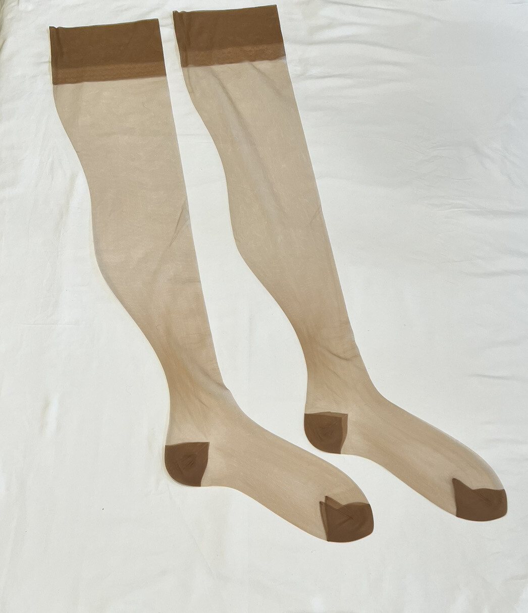 ISIS COUTURE Vintage stockings – RHT run proof lock stitch mesh nylon 10 33inch
