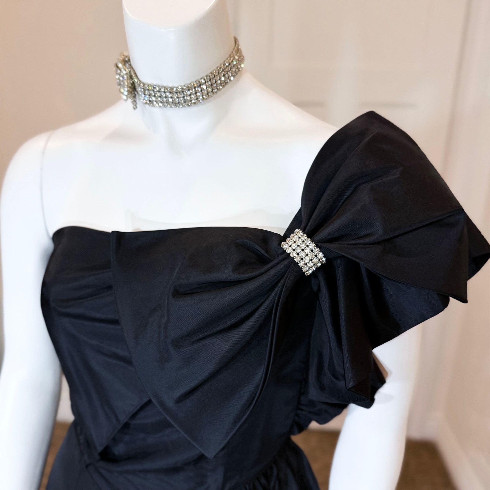Vintage 80’s RUFFLE PARTY DRESS w RHINESTONE BOW S Cocktail Black Midi Evening