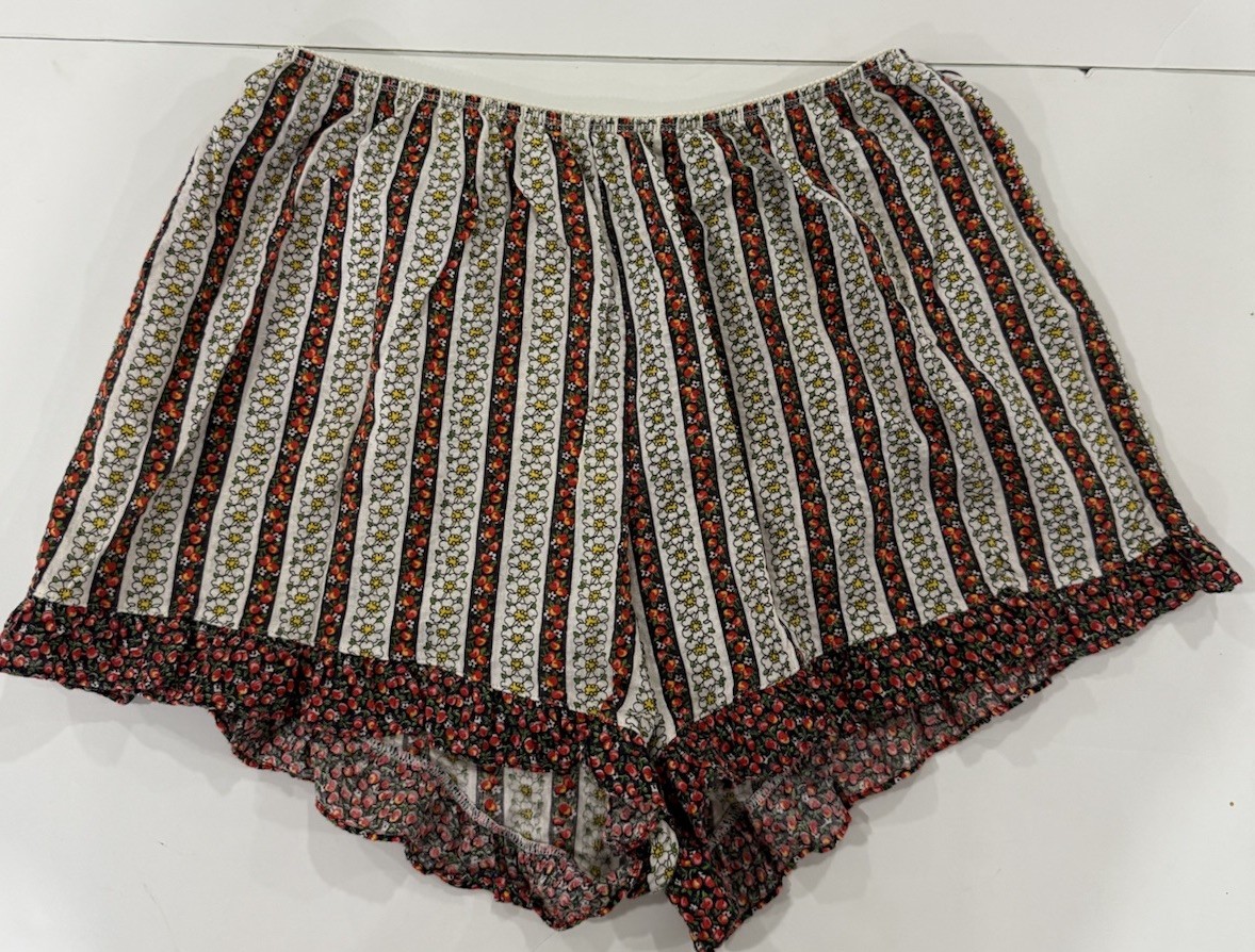 Vintage Medium Komar Cotton Ruffle Sleep Shorts USA – 70s Rare Cottagecore