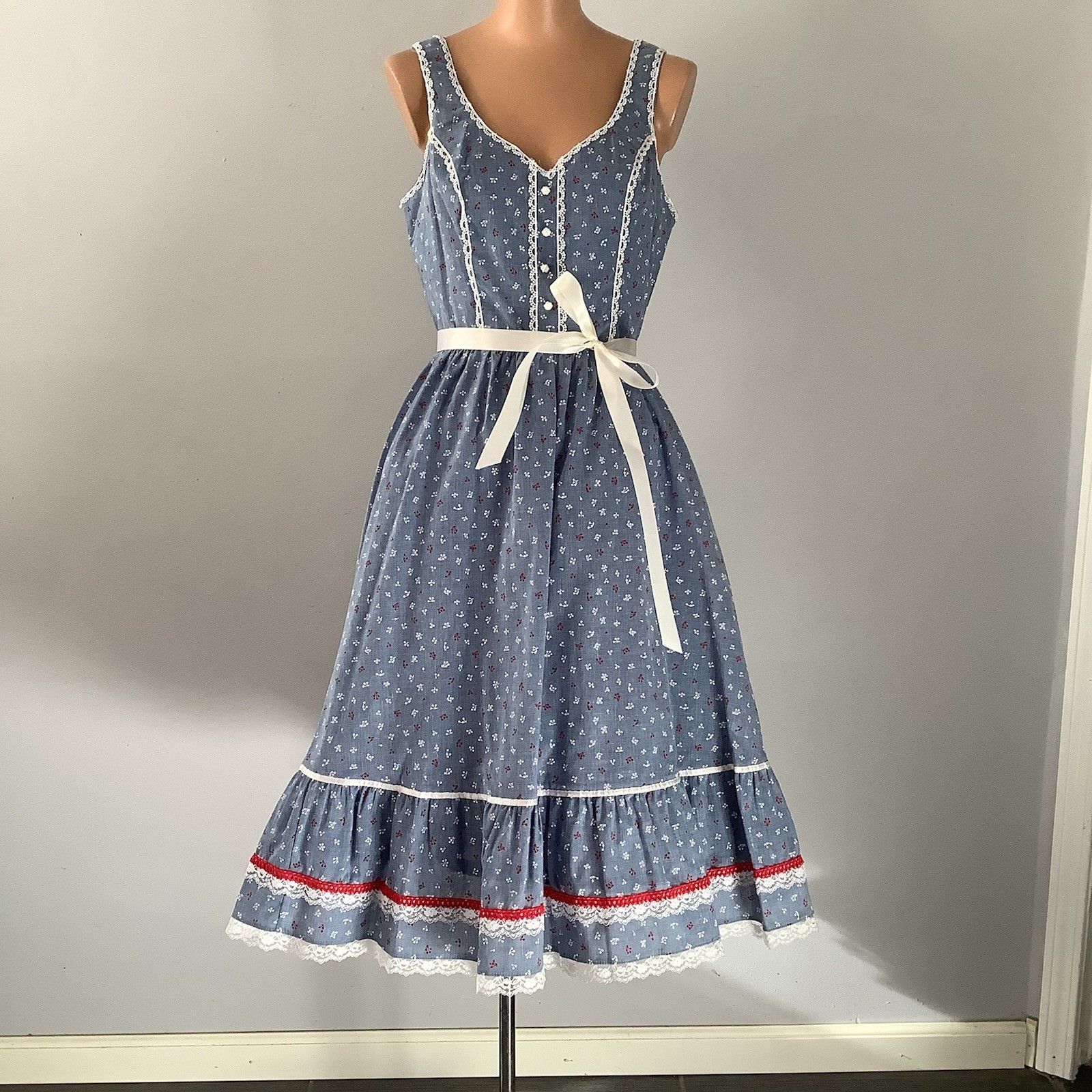Vintage 970’s Candi Jones Of California Country Blue Calico Prairie Midi Dress