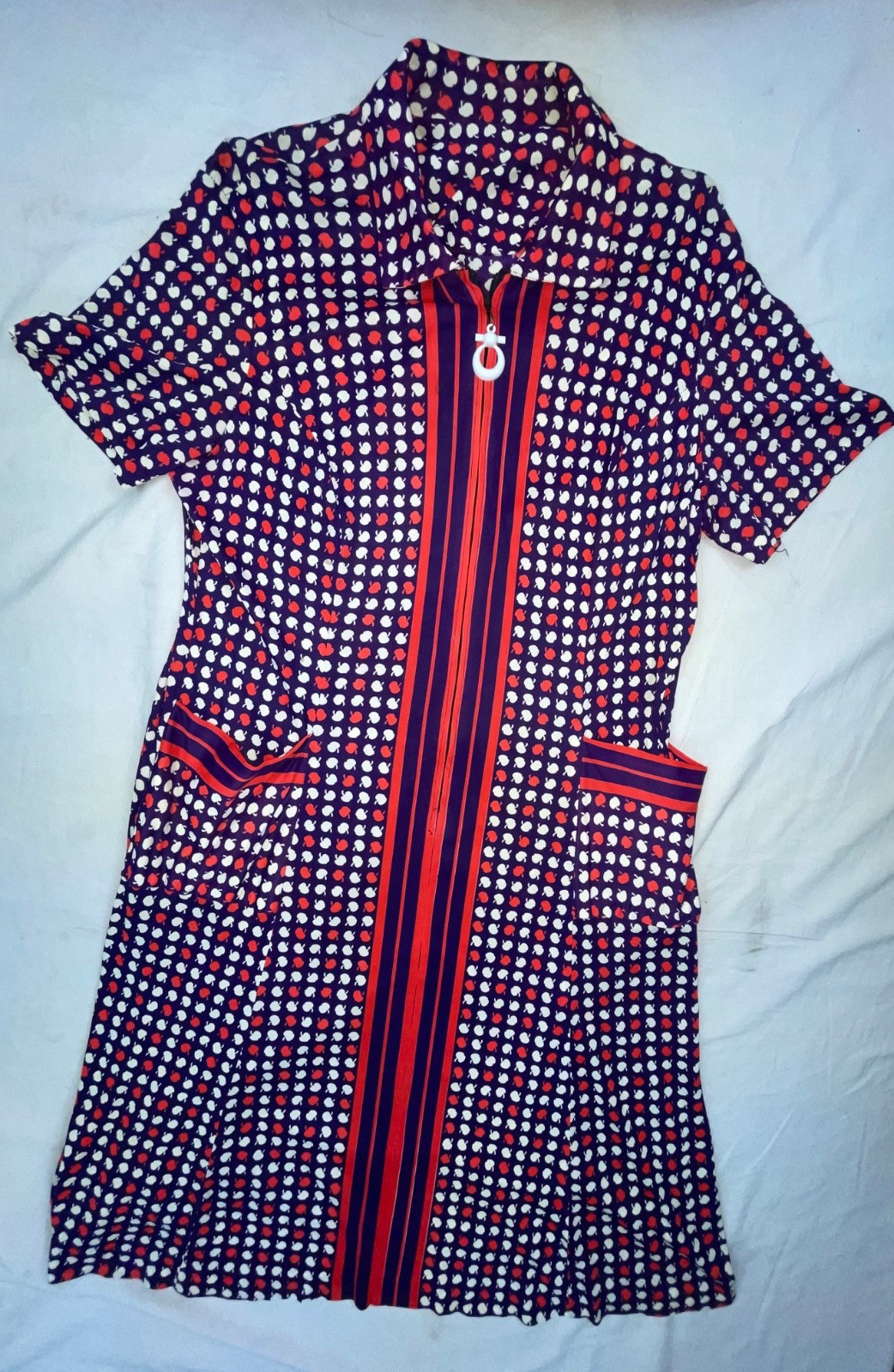 VTG 60S WOMEN GEOMETRIC APPLE PRINT RETRO DISCO MOD FRONT ZIP GOGO SCOOTER DRESS