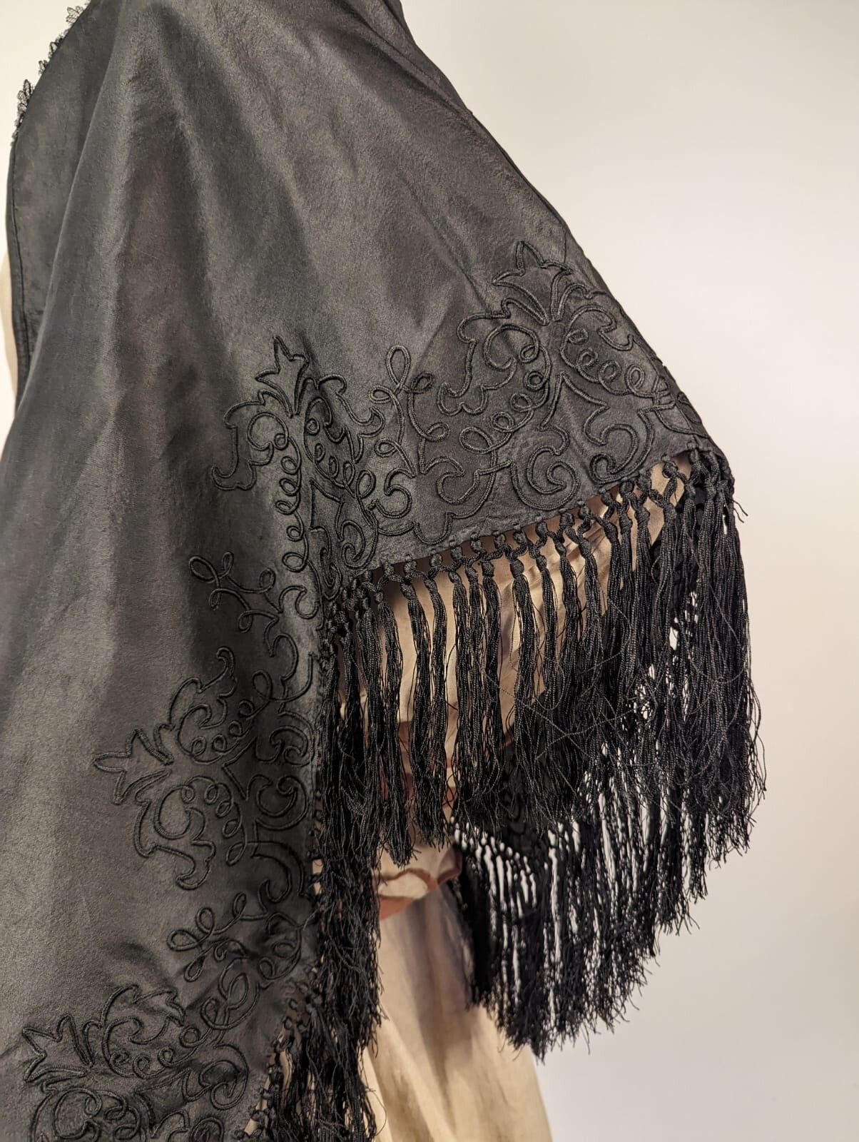 CIVIL WAR 1850’S BLACK SILK TAFFETA MOURNING MANTLE CAPE W SOUTACHE FOR DRESS