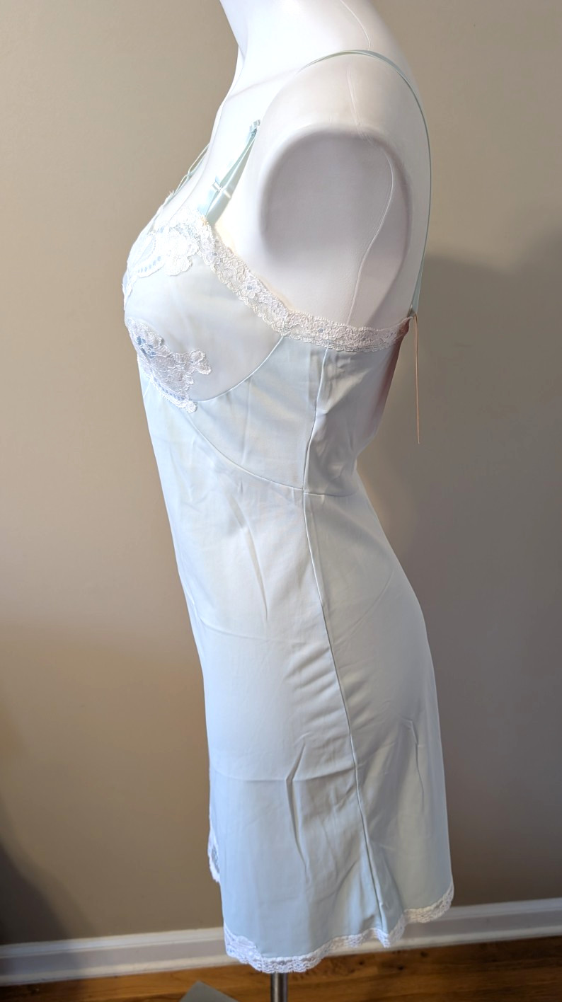 Vintage 1960’s SHADOWLINE Light Blue Full Slip Antron Nylon Size 32 Short NWT