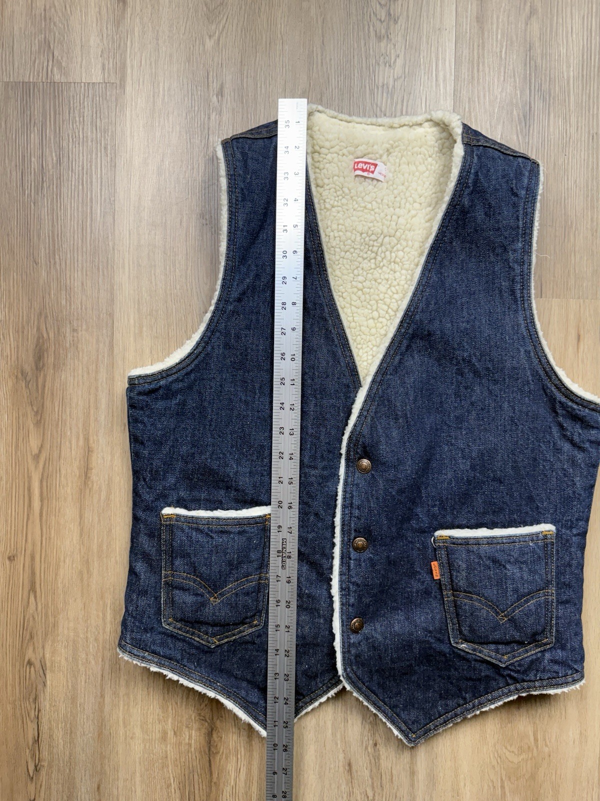 70s VINTAGE Levi’s Sherpa Denim Vest Size Medium Orange Tab Dark Wash USA Women