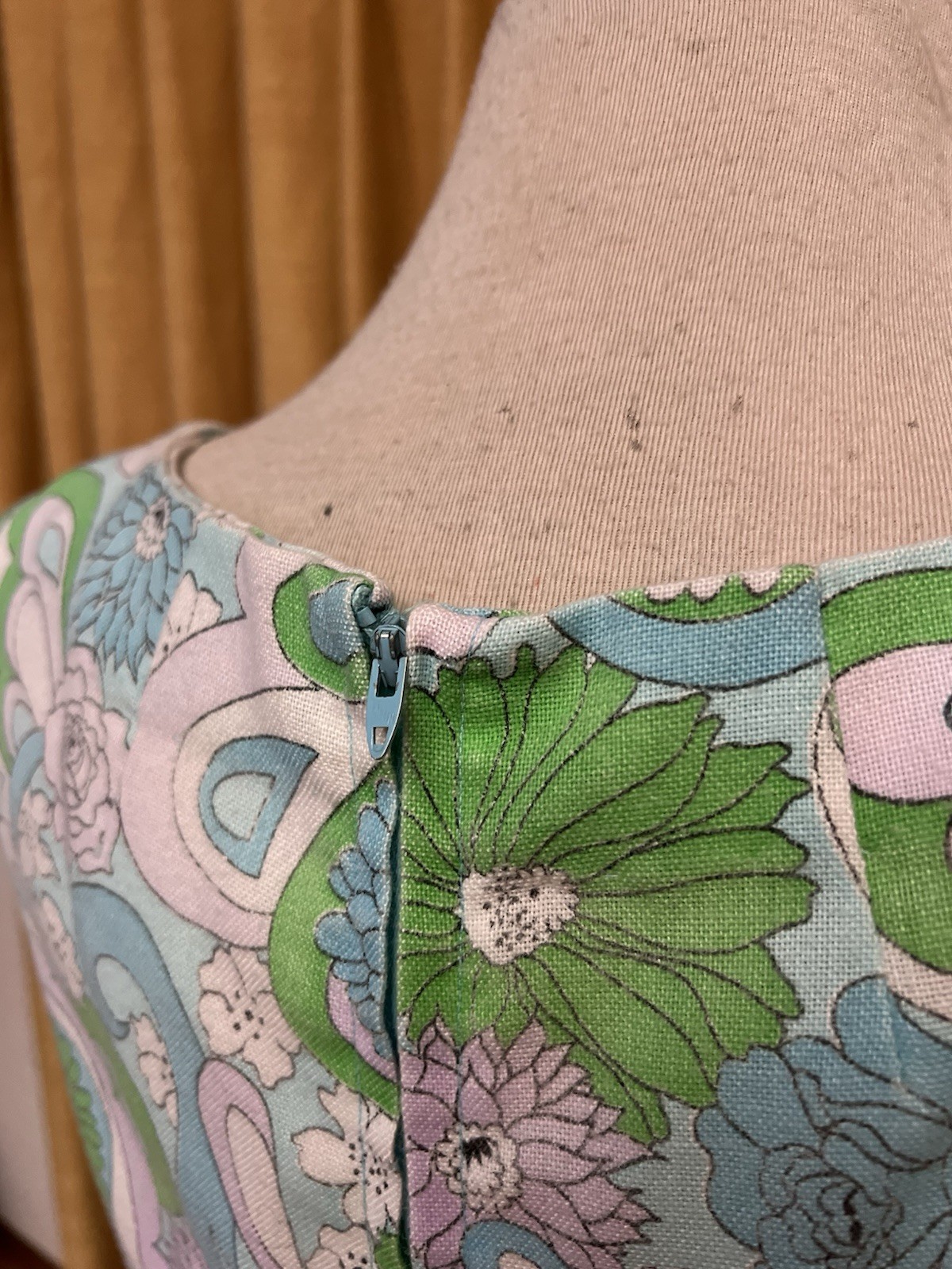 Vintage 1960s/70s Pastel Floral Linen Blend Jumpsuit Size M