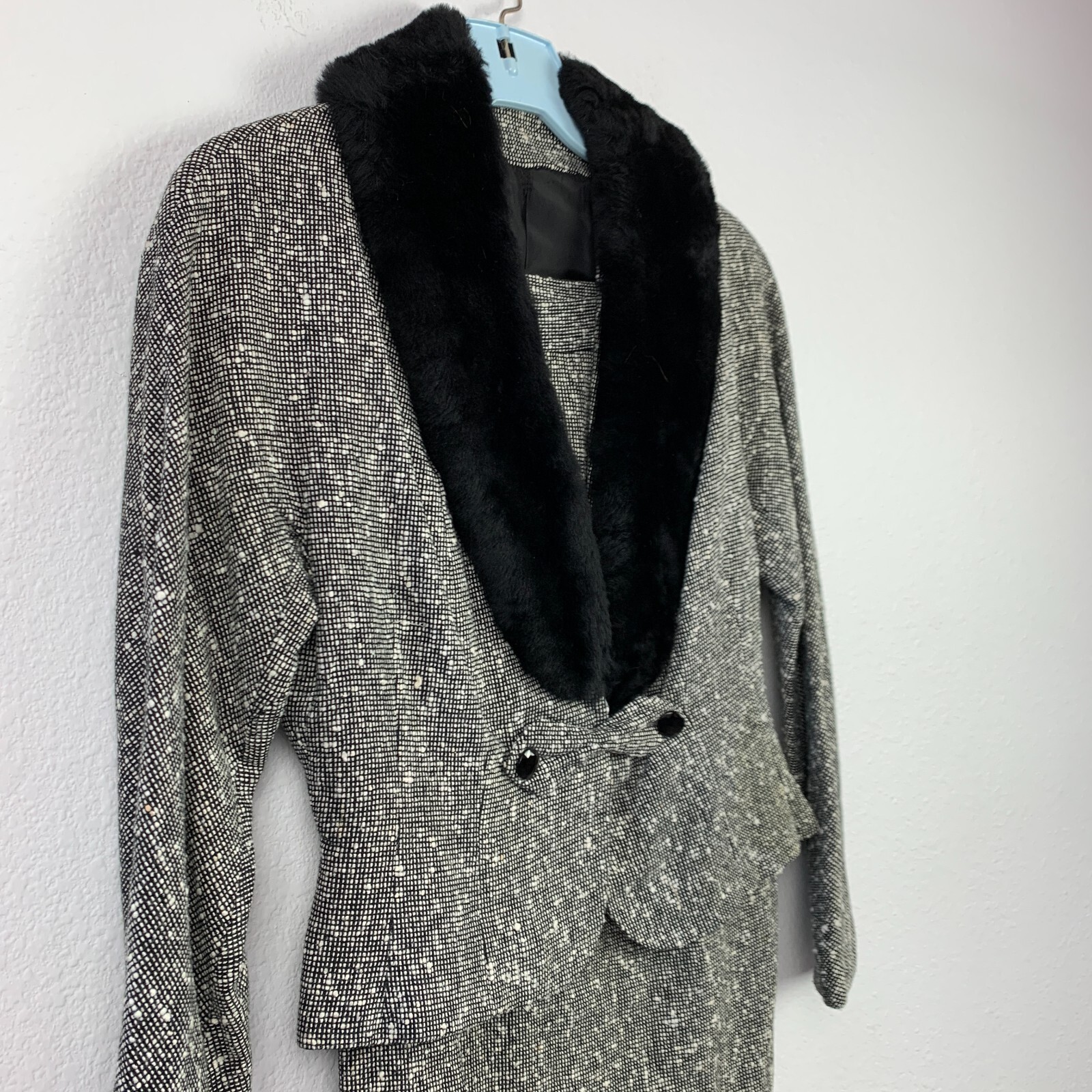 Vintage Black White Tweed Faux Fur Skirt Shirt Outfit Set Chest 34″