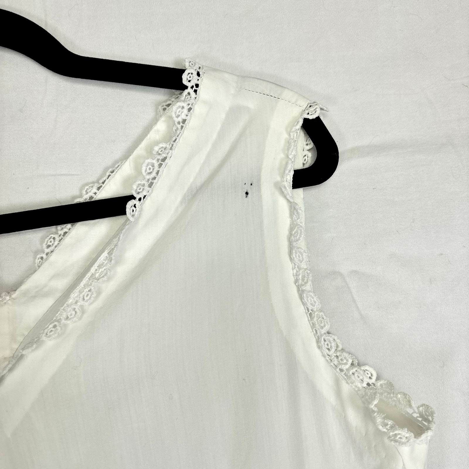 Vintage 1950s White Cotton Day Dress Crochet Trim Pleated Skirt Side Metal Zip