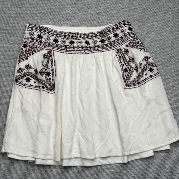 Y2k, Boho-chic, Xhilaration Sz M Embroidered Boho Mini Skirt Smocked Floral
