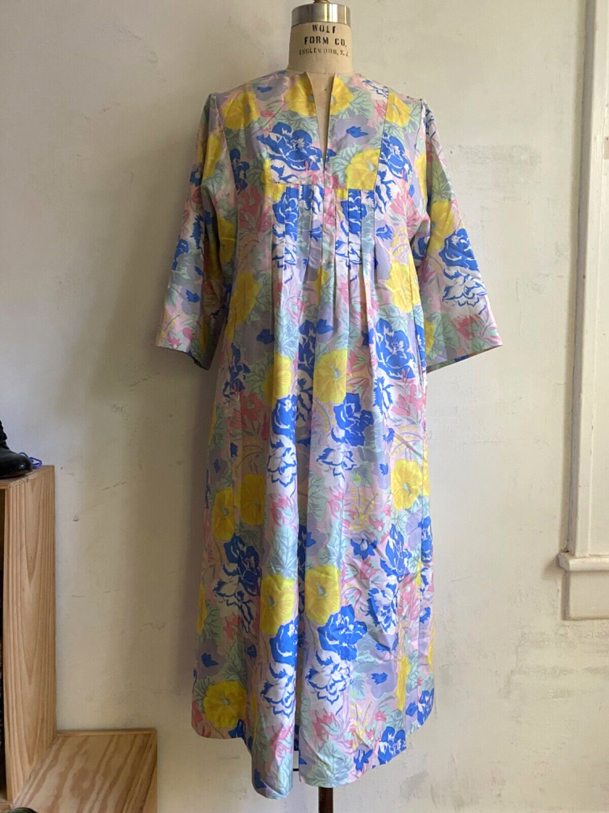 Vintage 60s Siamese Trader Floral Thai Silk Dress Muumuu Caftan Pockets Size P