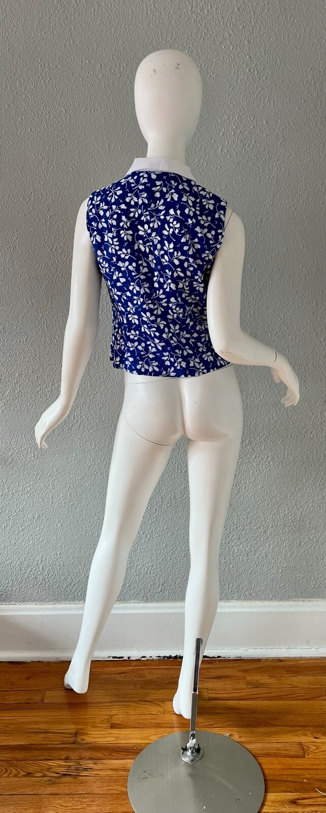 Vintage Blue Floral Pearl Button Down Sleeveless Pin Up Crop Blouse Top S/M