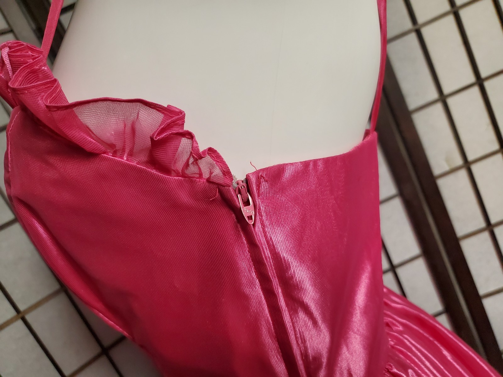 ✨Vtg 80s Pink Prom Dress Sz XS CRINOLINE boning Ruffle Pixie Hankie Hem Wicked