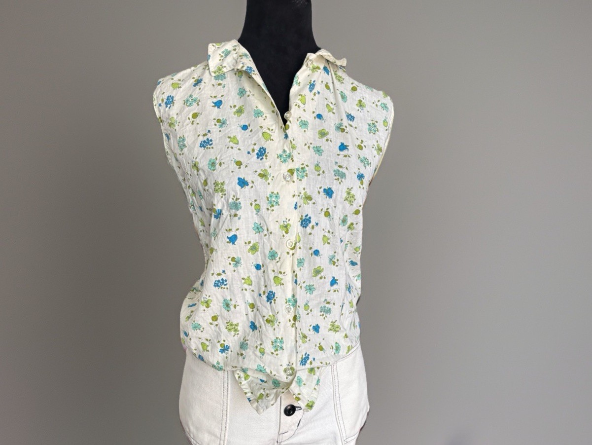 VTG 1950s Gordon Peters Sleeveless Floral Button -up.housewife Style.small