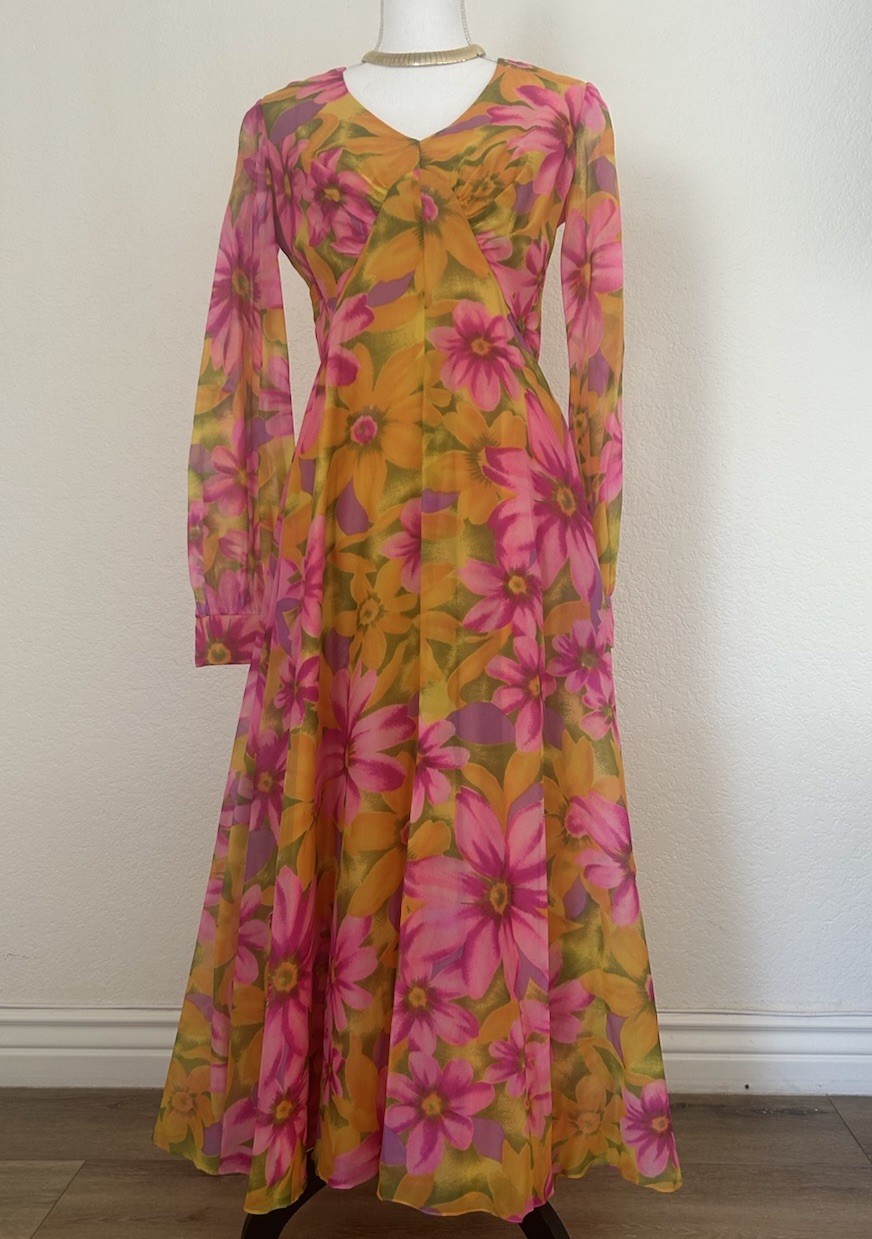 womens 1970s vintage floral maxi dress