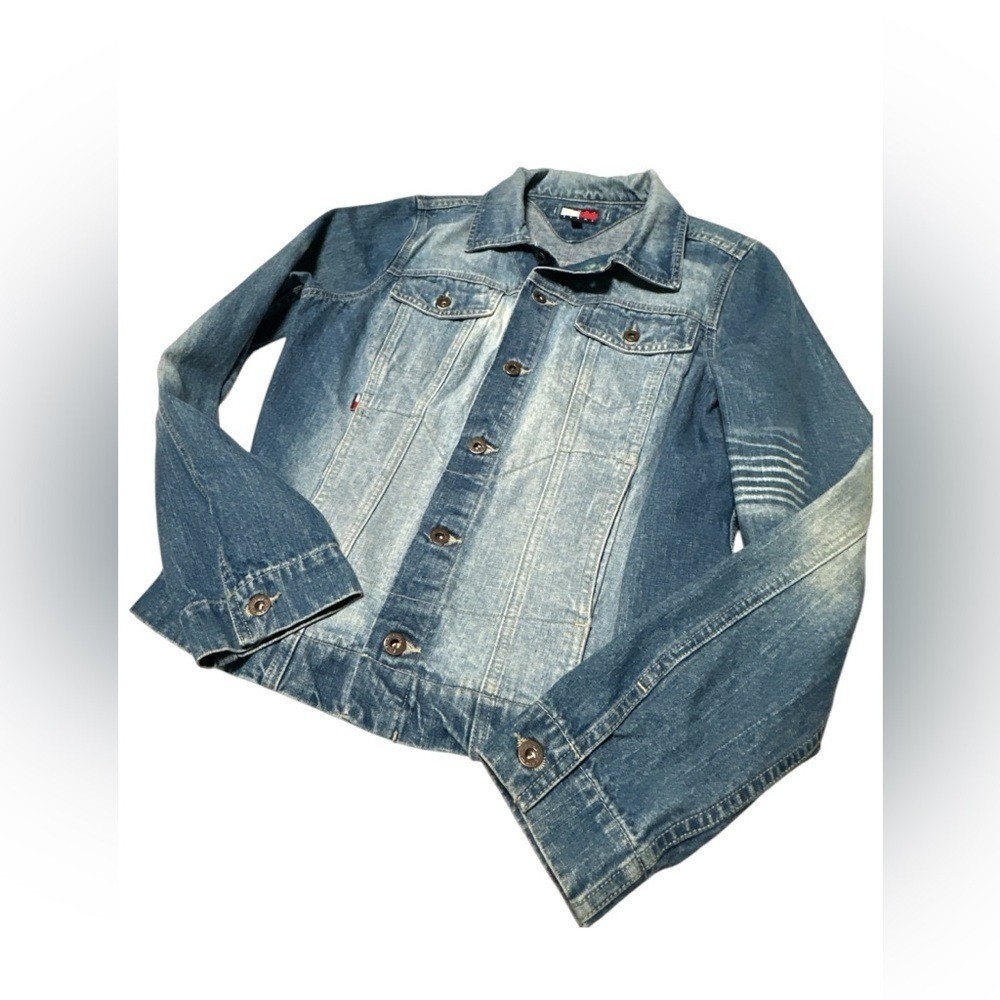 Vintage Tommy Jeans Women’s Blue Optic Wash Denim Trucker Jacket