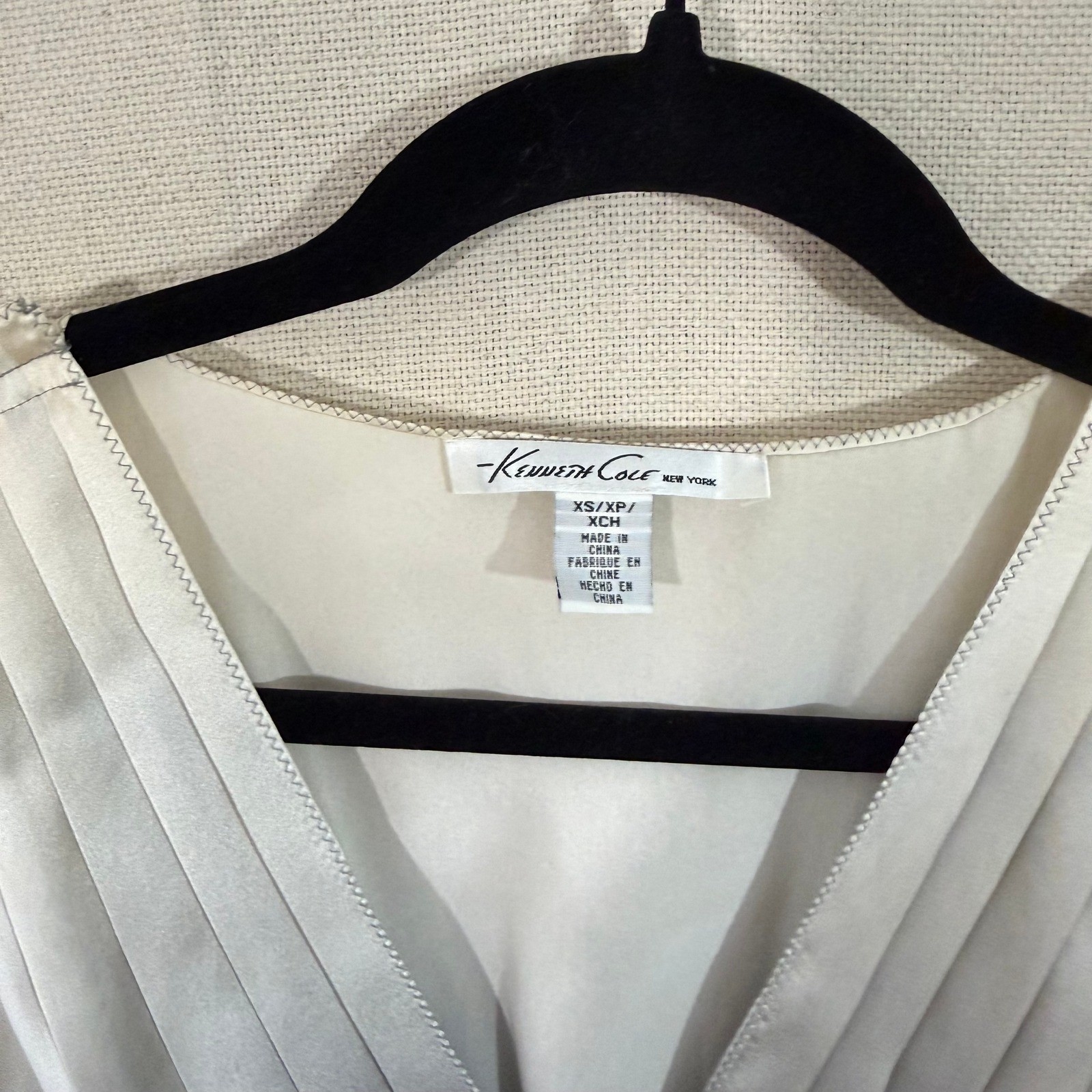 Kenneth Cole New York Vintage 100% Silk Ombre Pleated V-Neck Top Grey XS