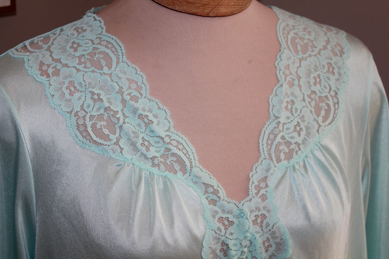 Vanity Fair nightgown house coat blue button lace nylon vintage ladies large