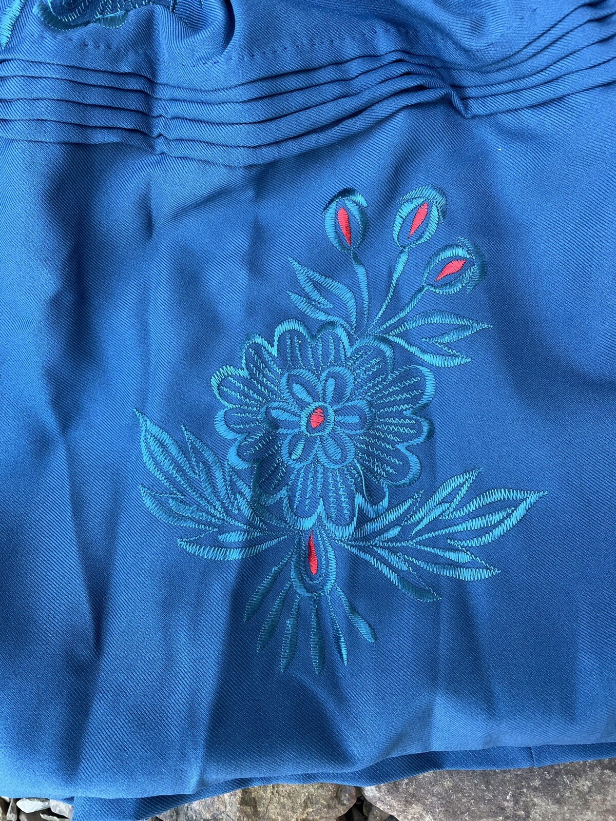 ✅Vtg 1980s Bolivia South America Women ONE SIZE Blue Embroidered Skirt Hat Slips