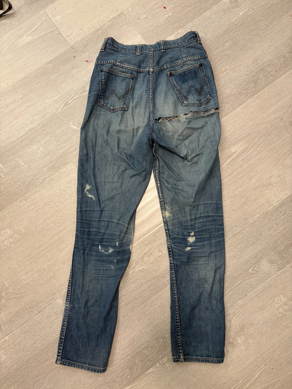 Vintage 1960s Women’s Wrangler Jeans 26 27 28 High Waist Blue Denim 50s 60s