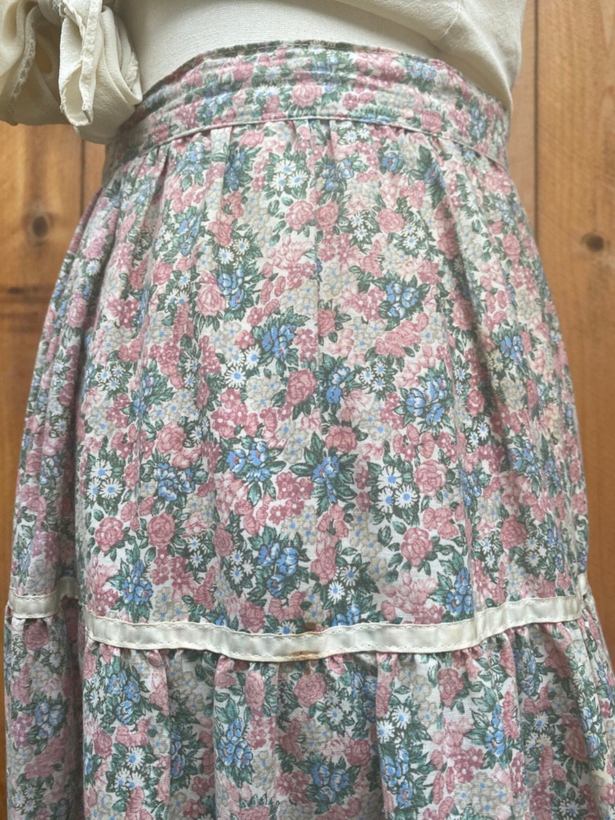 Vintage 1970s Pastel Floral Prairie Skirt Mid Calf XXS waist 24 inches
