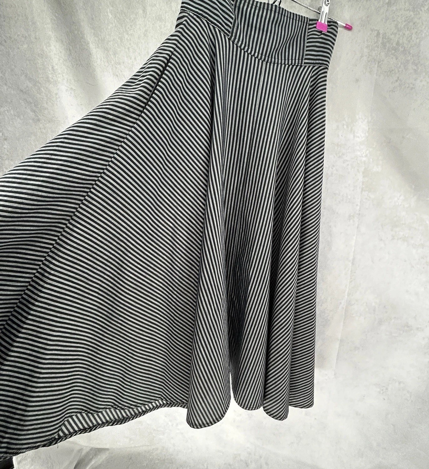 Vtg 80s BohoGunnies Gunnie Sax Striped Swing Skirt Sz XS 24” Black Gray FitFlare