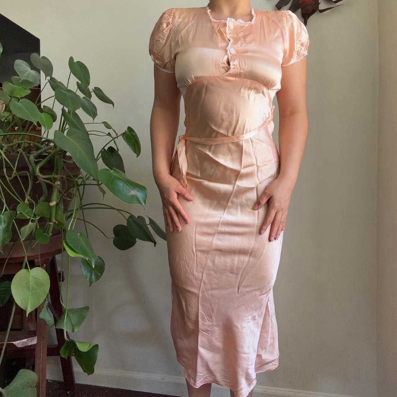 Antique 40s Peach Satin Lace Trim Short Sleeve Button-Front Nightgown