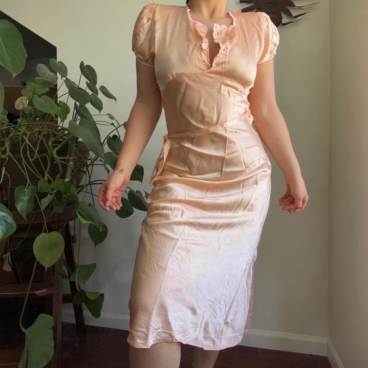 Antique 40s Peach Satin Lace Trim Short Sleeve Button-Front Nightgown