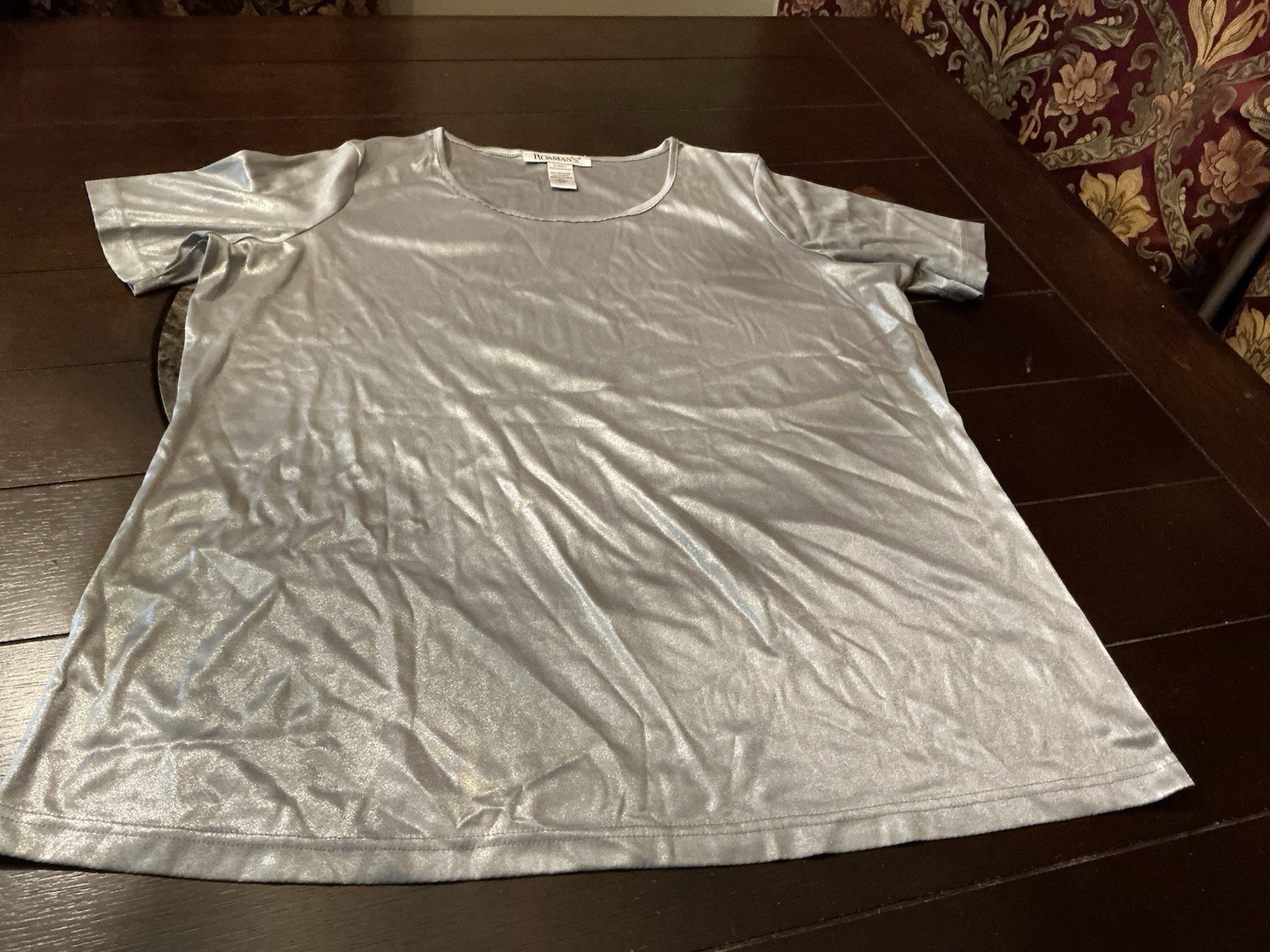 Silver Metallic Satin Shiny Camisole Shirt Top L, Roaman’s, short sleeve, used