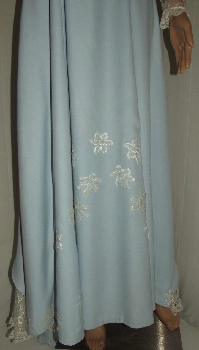 Vtg Blue & Ivory XS Lace Long Wedding Dress back buttons square neck hand made