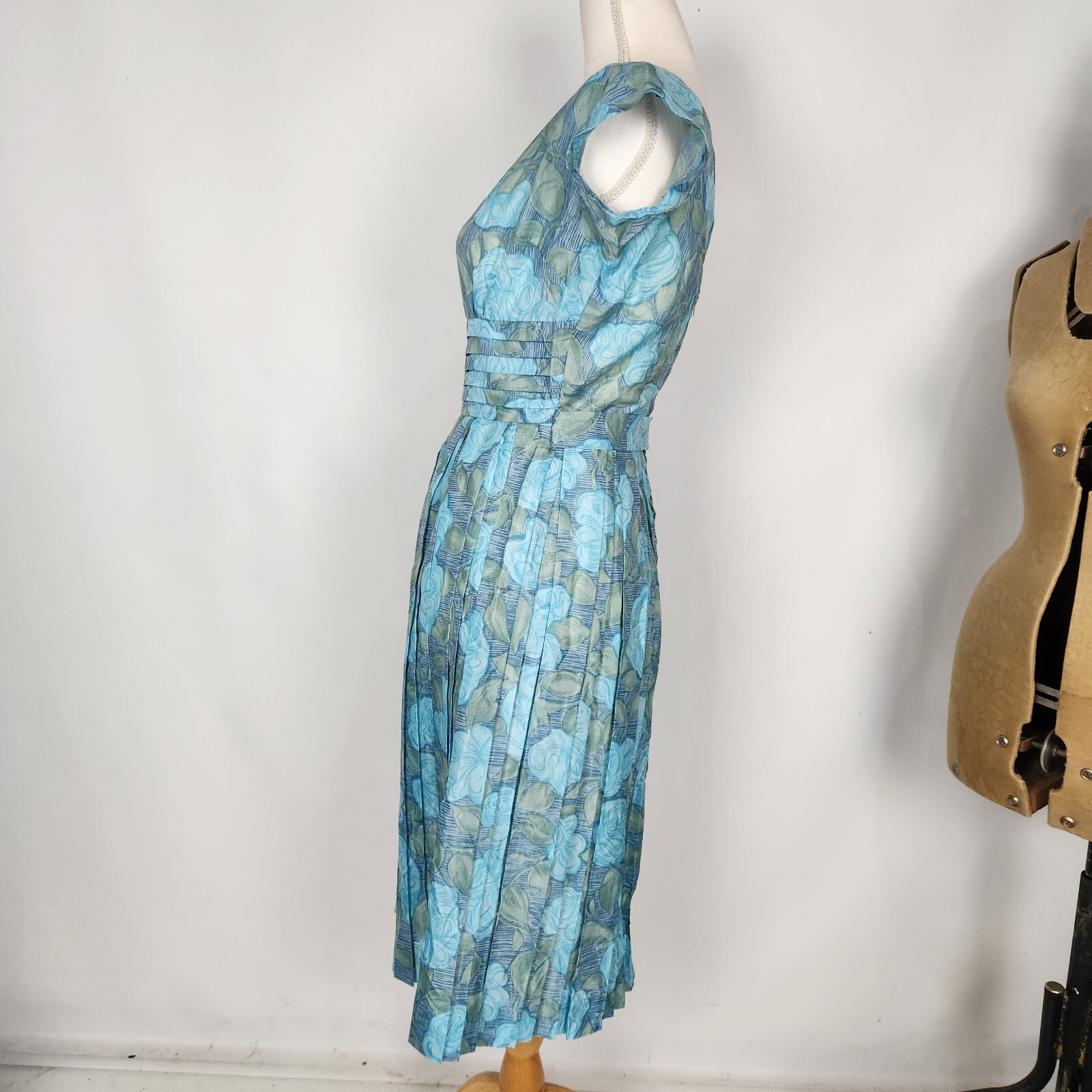 Maxine Floral Day Dress Ladies S Atomic MCM Aqua Trad Housewife Day Vamp 50s Vtg