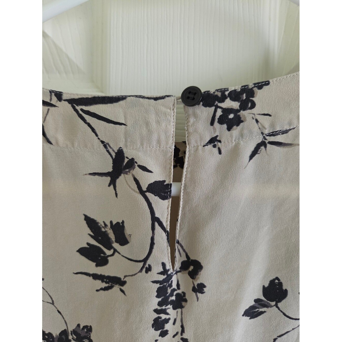 Vintage Anna & Frank 100% Silk Blouse Beige Bamboo Floral Print Short Sleeve L